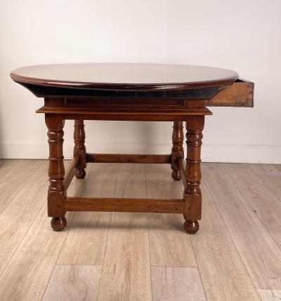 Early Baroque Italian Walnut Oval Center Table circa 1680