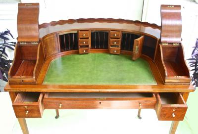 Early Edwardian Carlton House Desk