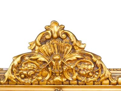 Early Mid 20th Century Italian Neoclassical Finely Carved Giltwood Wall Mirror