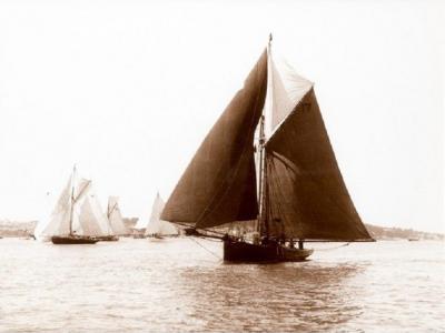 Early silver gelatin photo print by Beken of Cowes Yacht Deamarie