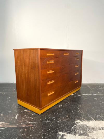 Edward Wormley Edward Wormley Dresser in Mahogany and Leather for Dunbar