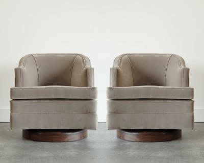 Edward Wormley Set MCM Swivel Chairs in Taupe Velvet Walnut C 1950s