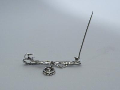 Edwardian Diamond and Platinum Bow Pin C 1900