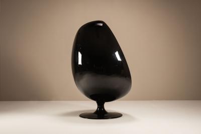Eero Aarnio Eero Aarnio Egg Pod Chair in Black and Red Finland 1960s