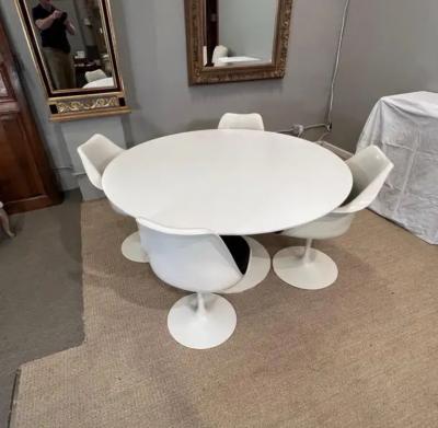 Eero Saarinen 1970 s Eero Saarinen for Knoll Tulip form Table 4 Chairs 2 side 2 arms
