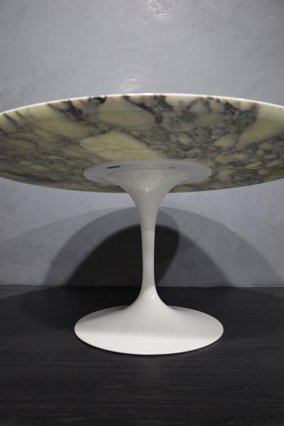 Eero Saarinen Eero Saarinen for Knoll 60 Tulip Table in Arabescato Marble