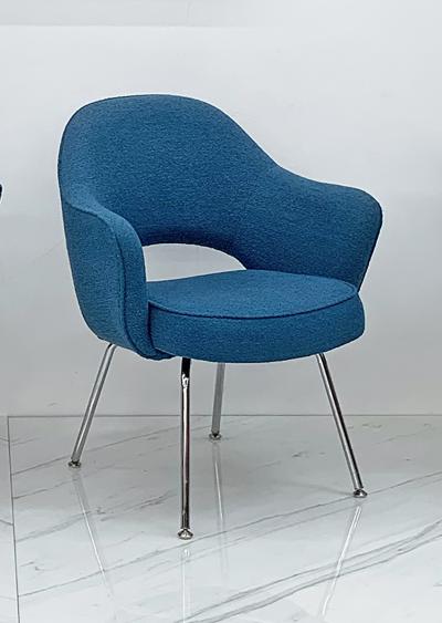 Eero Saarinen Eero Saarinen for Knoll Executive Armchair in Blue Classic Boucle