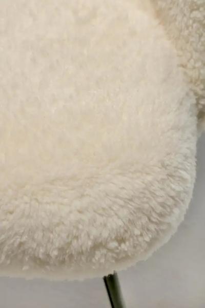 Eero Saarinen Eero Saarinen for Knoll Executive Side Chair in White Ivory Shearling c 1950