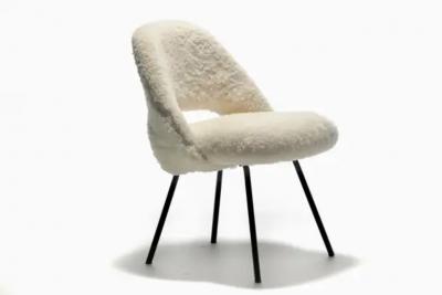 Eero Saarinen Eero Saarinen for Knoll Executive Side Chair in White Ivory Shearling c 1950