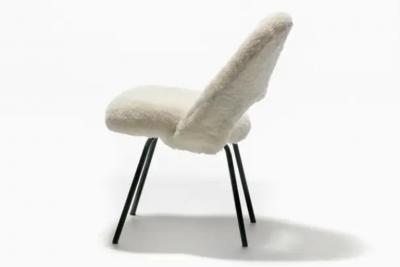 Eero Saarinen Eero Saarinen for Knoll Executive Side Chair in White Ivory Shearling c 1950