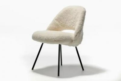 Eero Saarinen Eero Saarinen for Knoll Executive Side Chair in White Ivory Shearling c 1950