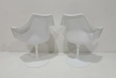 Eero Saarinen Eero Saarinen for Knoll Tulip Chairs