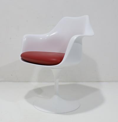 Eero Saarinen Eero Saarinen for Knoll Tulip Chairs Set of Four