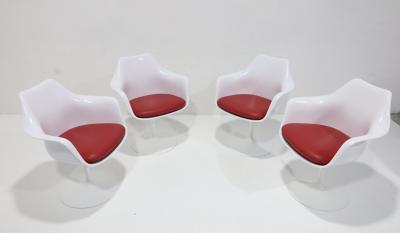 Eero Saarinen Eero Saarinen for Knoll Tulip Chairs Set of Four
