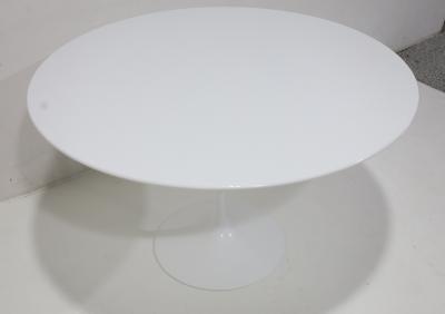 Eero Saarinen Eero Saarinen for Knoll Tulip Table 47 