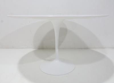 Eero Saarinen Eero Saarinen for Knoll Tulip Table 47 