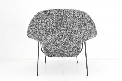 Eero Saarinen Eero Saarinen for Knoll Womb Chair and Ottoman