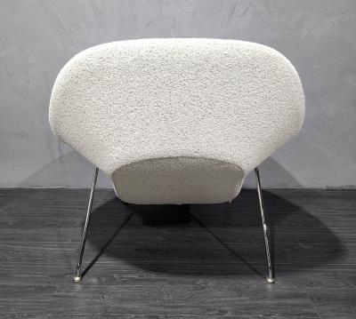 Eero Saarinen Eero Saarinen for Knoll Womb Chair and Ottoman in Off White Boucle