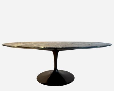 Eero Saarinen Elegant oval coffee table by Eero Saarinen Knoll International USA circa 1970
