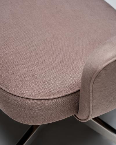 Eero Saarinen Executive Swivel Office Chair by Eero Saarinen for Knoll c 1950
