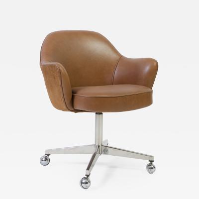 Eero Saarinen Knoll Desk Chair in Contrasting Saddle Leather Suede