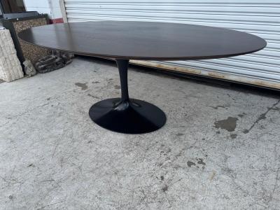 Eero Saarinen Knoll Saarinen Black Tulip Base 78 Oval Walnut Top Dining Conference Table