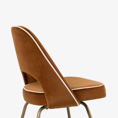 Eero Saarinen Knoll Saarinen Executive Armless Chairs in Cognac Cr me Gold Legs Set of 8