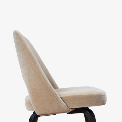 Eero Saarinen Knoll Saarinen Executive Armless Chairs in Mohair with Ebony Wood Legs Set of 8