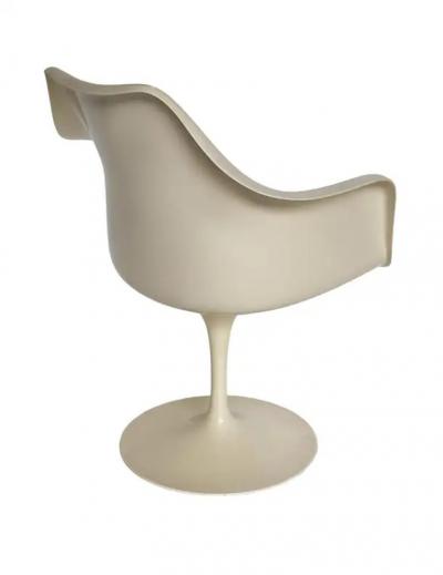 Eero Saarinen Mid Century Modern Tulip Swivel Side or Dining Chair by Eero Saarinen for Knoll