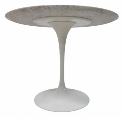 Eero Saarinen Mid Century Small Round Dining Table by Eero Saarinen for Knoll International