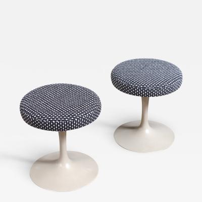 Eero Saarinen Pair of Vintage Eero Saarinen Tulip Swiveling Stools for Knoll