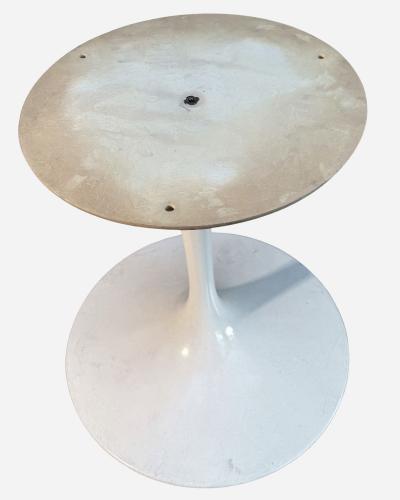 Eero Saarinen Round table with tulip base Eero Saarinen Knoll International USA circa 1970