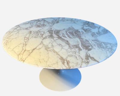 Eero Saarinen Round table with tulip base Eero Saarinen Knoll International USA circa 1970