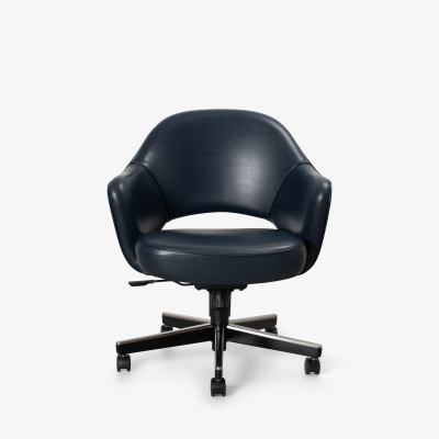 Eero Saarinen Saarinen Executive Arm Chair in Leather by Eero Saarinen for Knoll Swivel Base