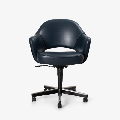 Eero Saarinen Saarinen Executive Arm Chair in Leather by Eero Saarinen for Knoll Swivel Base
