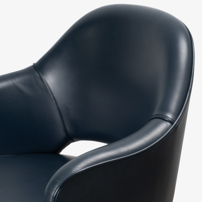 Eero Saarinen Saarinen Executive Arm Chair in Leather by Eero Saarinen for Knoll Swivel Base
