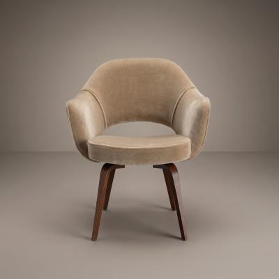 Eero Saarinen Saarinen Executive Arm Dining Chairs in Sand Mohair Walnut Legs