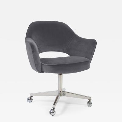 Eero Saarinen Saarinen Executive Armchair in Gunmetal Velvet on Vintage Swivel Base