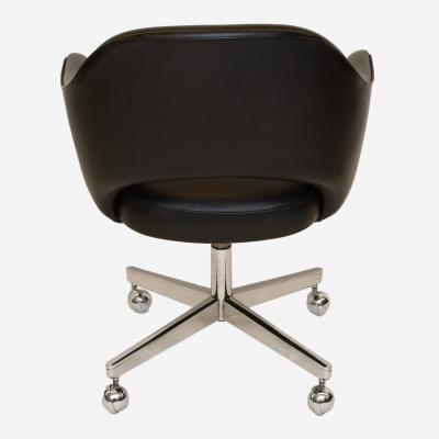 Eero Saarinen Saarinen Executive Armchair in Original Black Leather Nickel Swivel Base