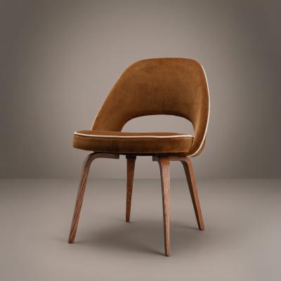 Eero Saarinen Saarinen Executive Armless Dining Chairs in Cognac Cr me Velvet Walnut Legs