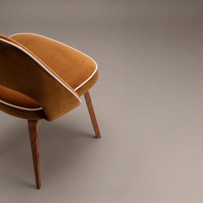 Eero Saarinen Saarinen Executive Armless Dining Chairs in Cognac Cr me Velvet Walnut Legs