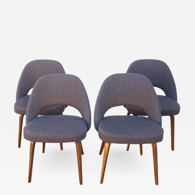 Eero Saarinen Set of Four Executive Side Chairs Model 72 by Eero Saarinen for Knoll