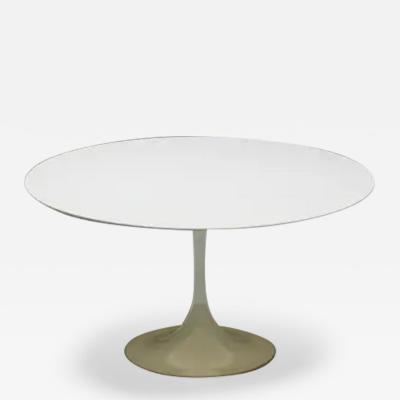 Eero Saarinen Tulip Dining Table by Eero Saarinen for Knoll United States 1960s