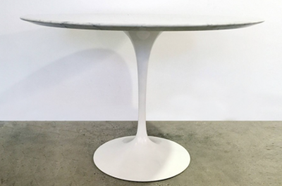 Eero Saarinen Tulip Table by Eero Saarinen
