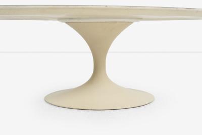 Eero Saarinen Vintage Eero Saarinen for Knoll White Oval Tulip Cocktail Table 1957