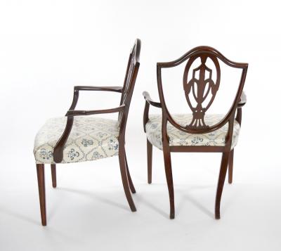 Eight Antique Hepplewhite Carved Mahogany Prince of Wales Dining Side Chair