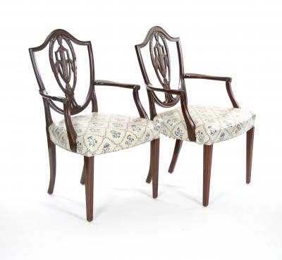 Eight Antique Hepplewhite Carved Mahogany Prince of Wales Dining Side Chair
