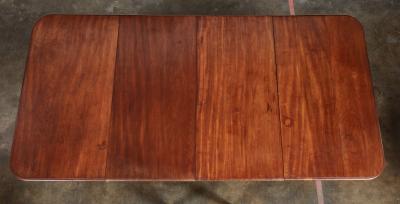 Elegant Georgian Mahogany Dining Table