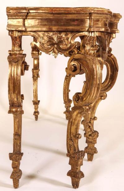 Elegant Italian 18th Century Giltwood Console Table