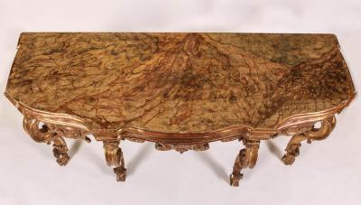 Elegant Italian 18th Century Giltwood Console Table
